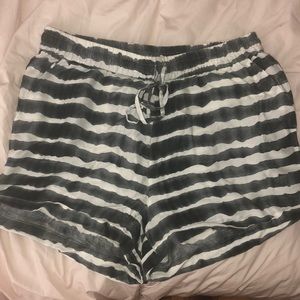 Comfy and cute shorts! What’s better?! Size medium